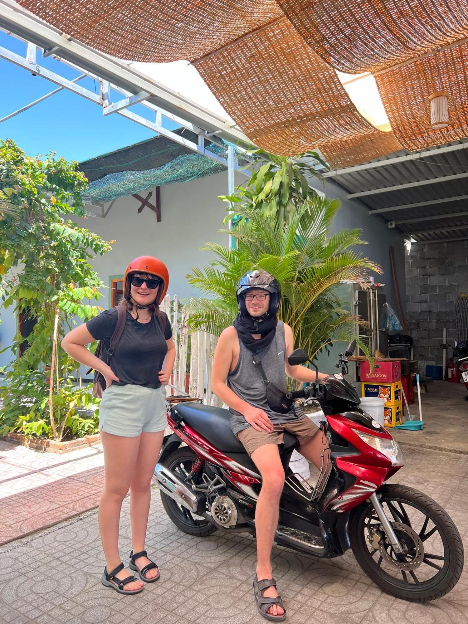 Dai Duong La Gi Homestay & Coffee Buitenkant foto